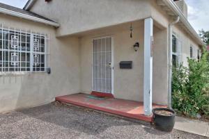 2928 Cutler NE