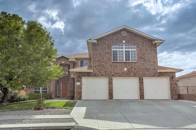 8417 Cherry Hills Dr NE