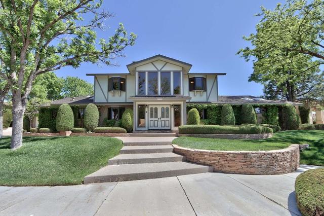 8215 Grape Vine Ct NE