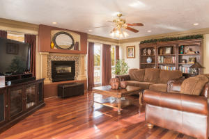3104 Matador Dr NE