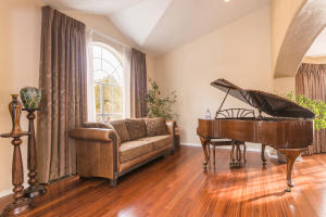 3104 Matador Dr NE