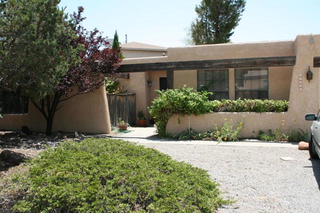 13108 Tierra Montanosa Dr NE