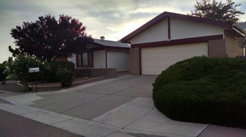 1427 Vinca Trl NE