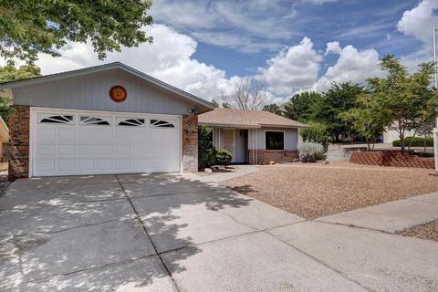 1427 Vinca Trl NE