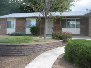 1820 Hiawatha Ct NE