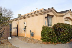 31 Calle Playa Del Sol NE