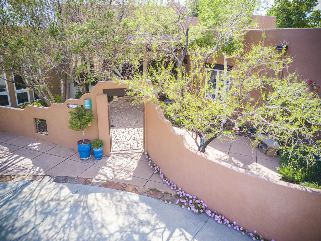 13219 Canyon Edge Trl NE