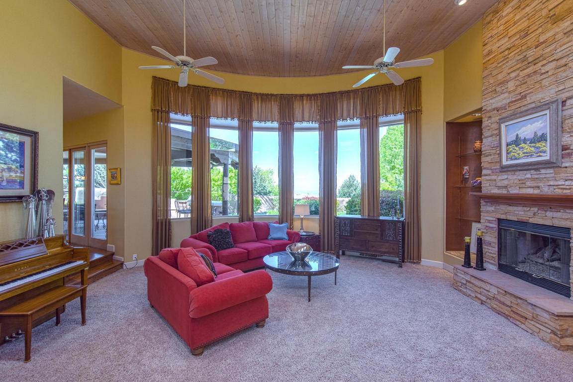 13219 Canyon Edge Trl NE