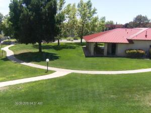 901 Country Club Dr SE #F