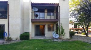901 Country Club Dr SE #F