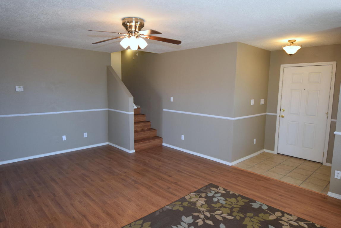 4633 Pomona Hills Ct NE