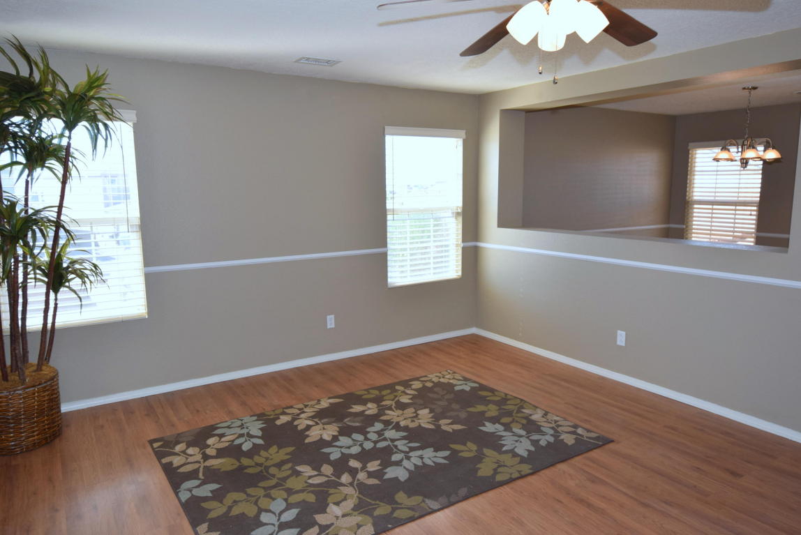 4633 Pomona Hills Ct NE