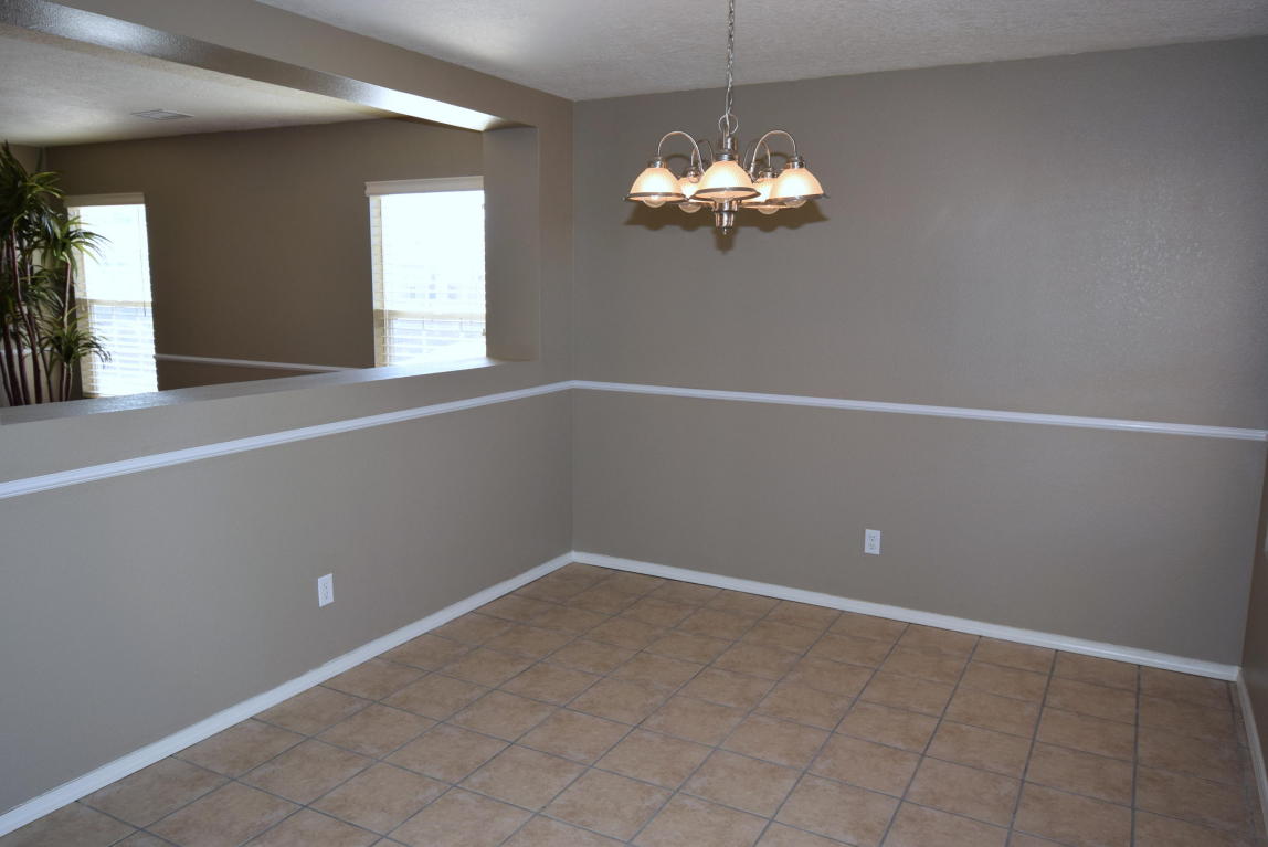 4633 Pomona Hills Ct NE