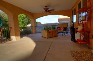6113 Chaco Canyon Dr NE