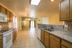 5044 Kokopelli Ct NE