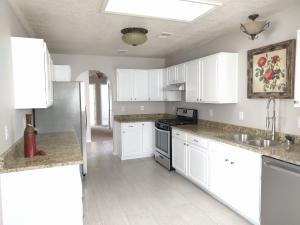 7279 Pajarito Rd NE