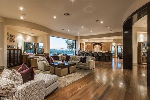 16 Vintage Valley Dr