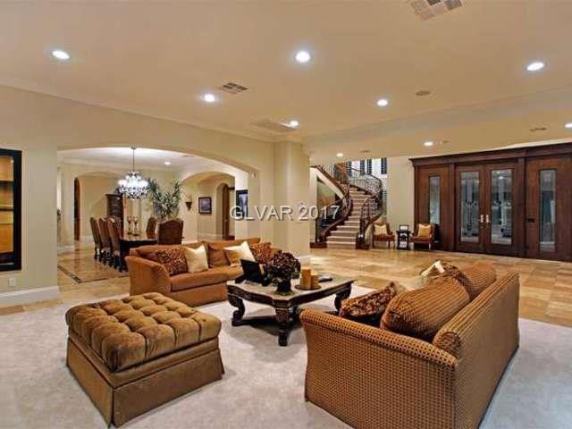 66 Meadowhawk Ln