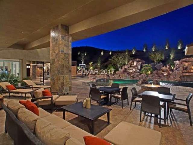 66 Meadowhawk Ln