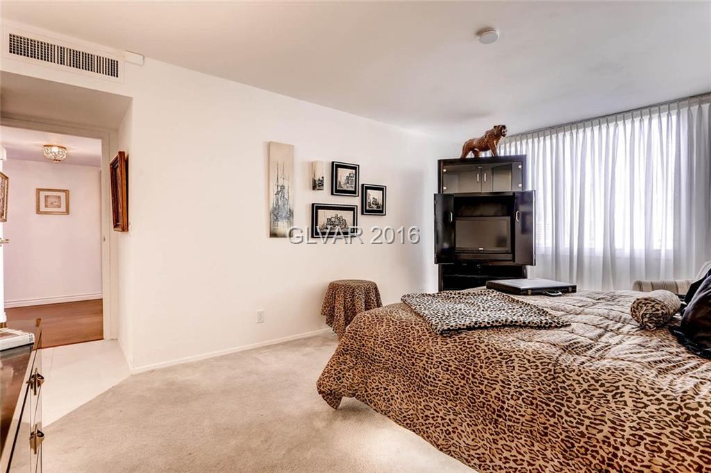 205 E Harmon Ave #802