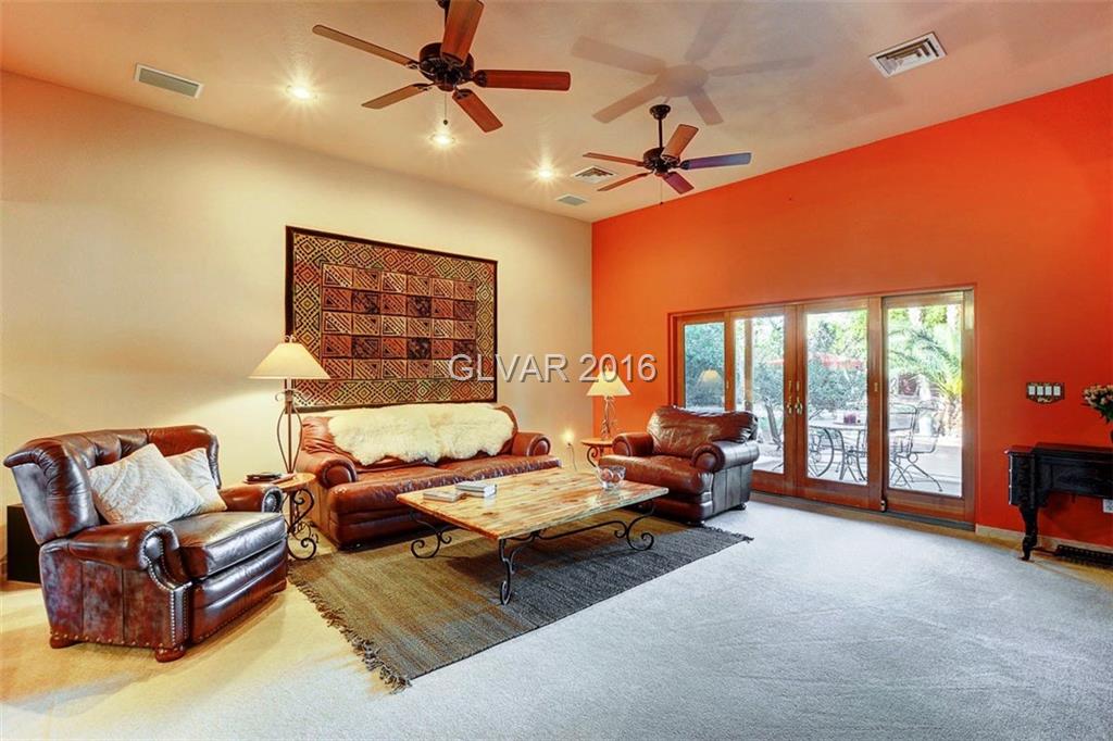 128 E Cactus Ave