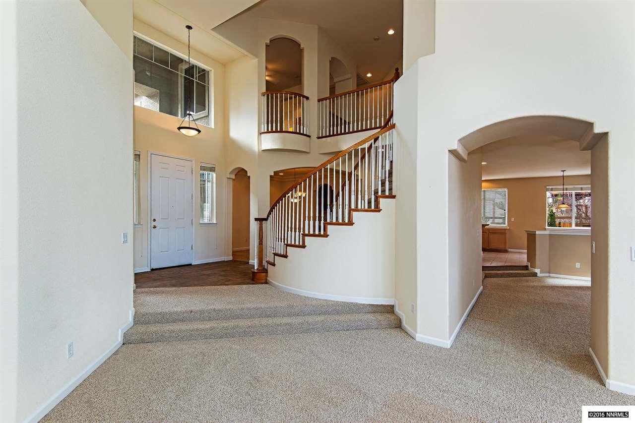 7242 Noah Ct