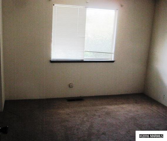 27 S Amanda Sparks, NV 89436