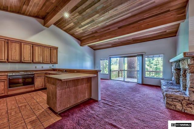 160 Holly Ln