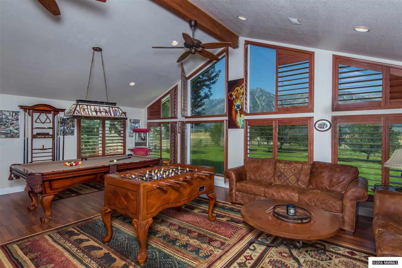 1021 Country Ln