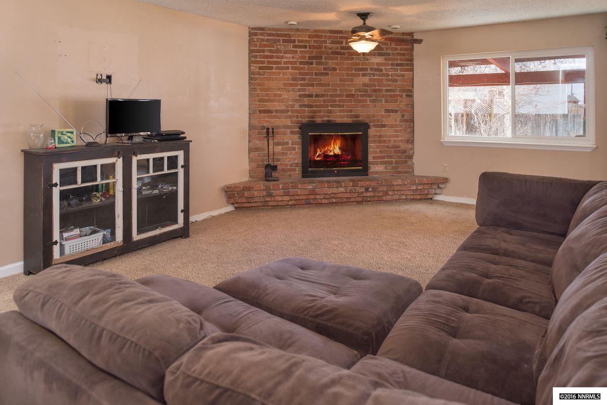 6375 Plum Holw