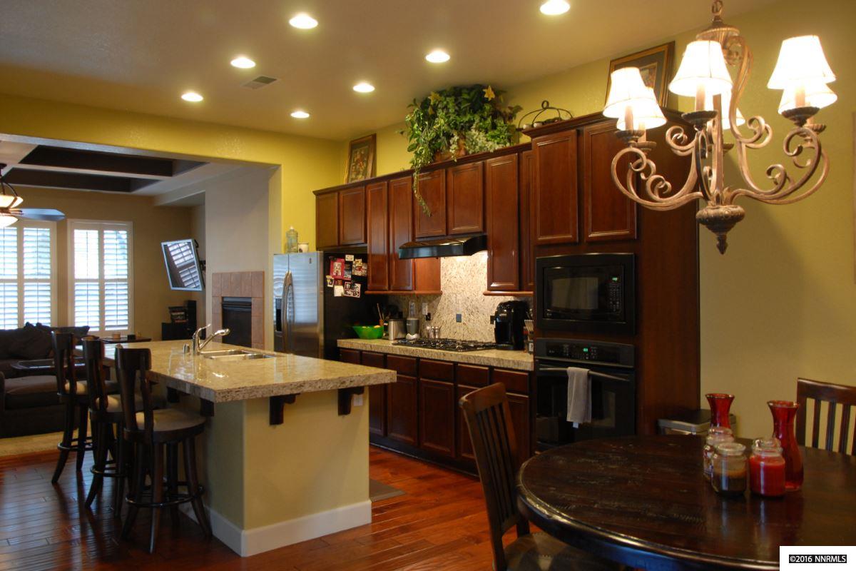 10855 Serratina Dr