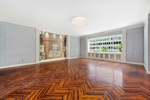 33 W 56th St #8-A