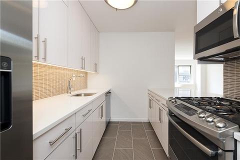 245 E 54th St #12L