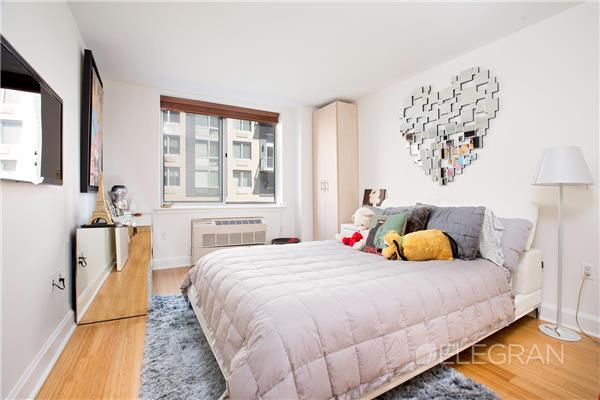 1600 Broadway #19E