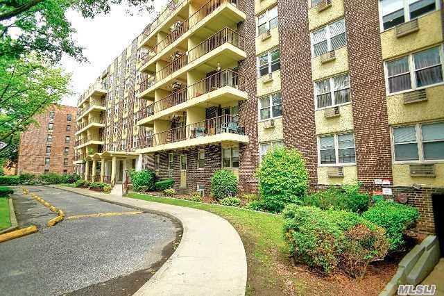 2705 Laconia Ave