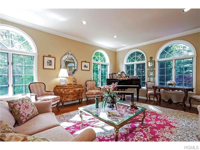 For Sale: 3 Mica Pl Bedford, NY 10506