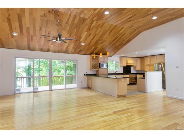 117 Seven Hills Lake Dr