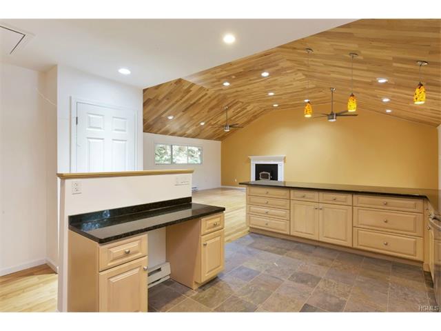 117 Seven Hills Lake Dr