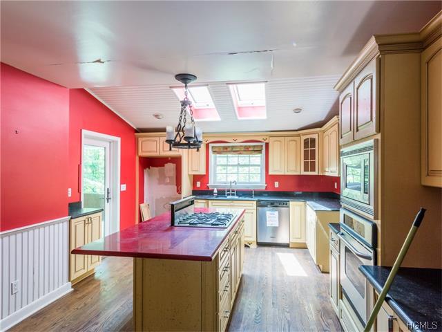 For Sale: 2 Plymouth Rd Chappaqua, NY 10514