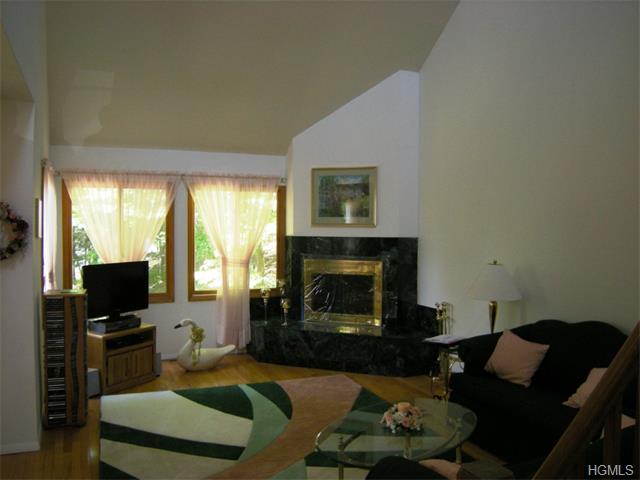For Sale: 6 Boulder Ln Goldens Bridge, NY 10526