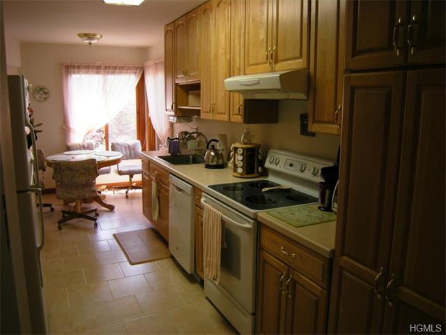 For Sale: 6 Boulder Ln Goldens Bridge, NY 10526