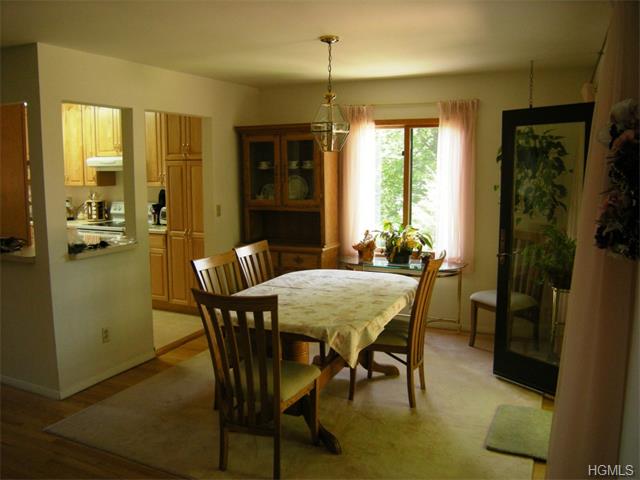 For Sale: 6 Boulder Ln Goldens Bridge, NY 10526