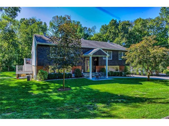 26 Lakeside Dr