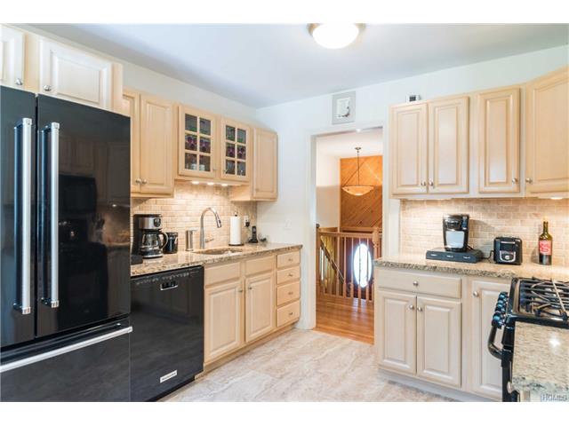 26 Lakeside Dr