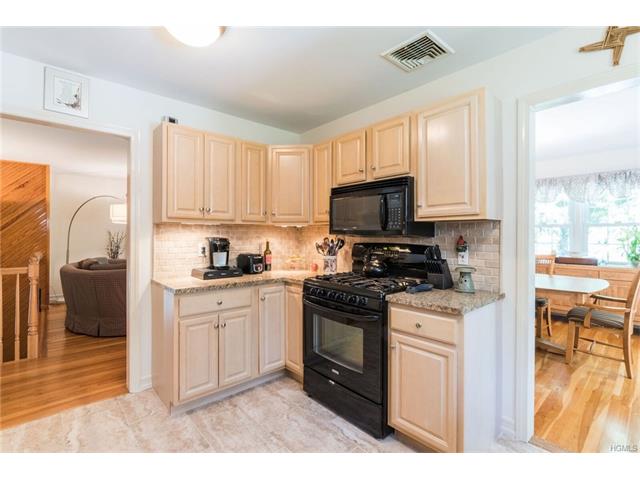 26 Lakeside Dr