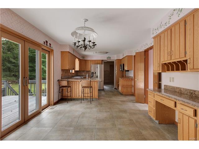 6 Cherokee Ct