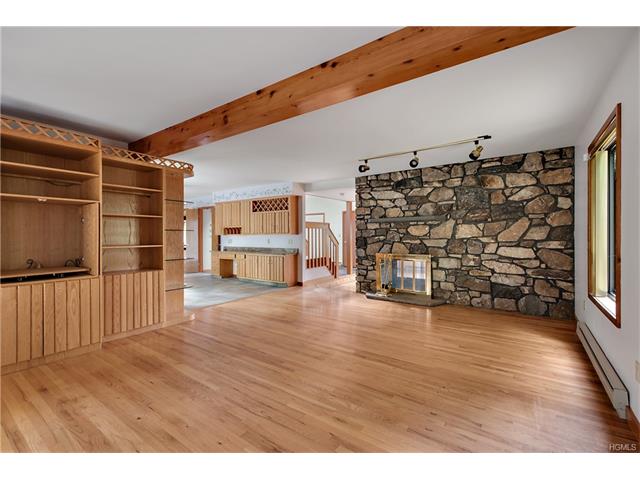 6 Cherokee Ct