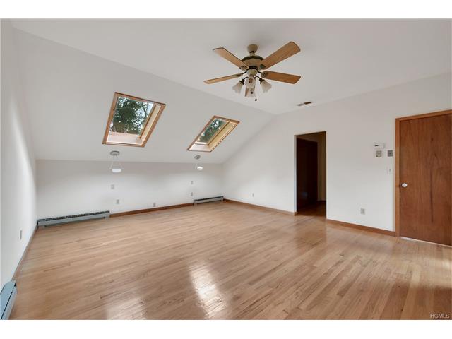 6 Cherokee Ct
