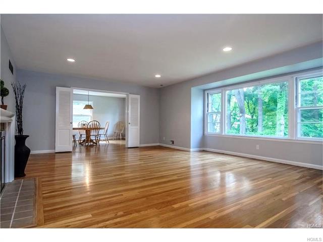 6 Noyes Rd