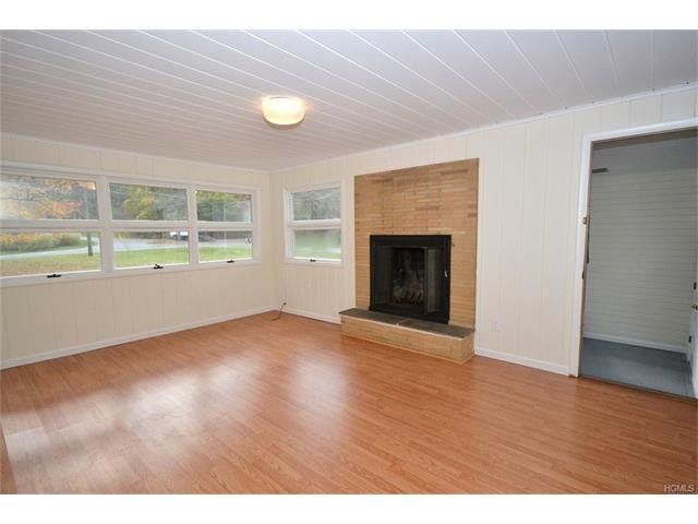6 Noyes Rd